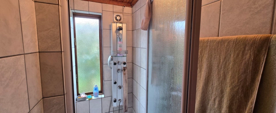 5 Bedroom Property for Sale in Riviersonderend Western Cape